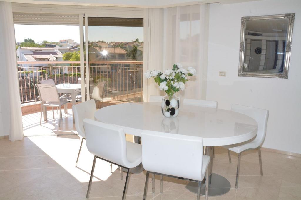 Sweethome26 Luxury Apartment Eilat / Free Parking Exteriör bild